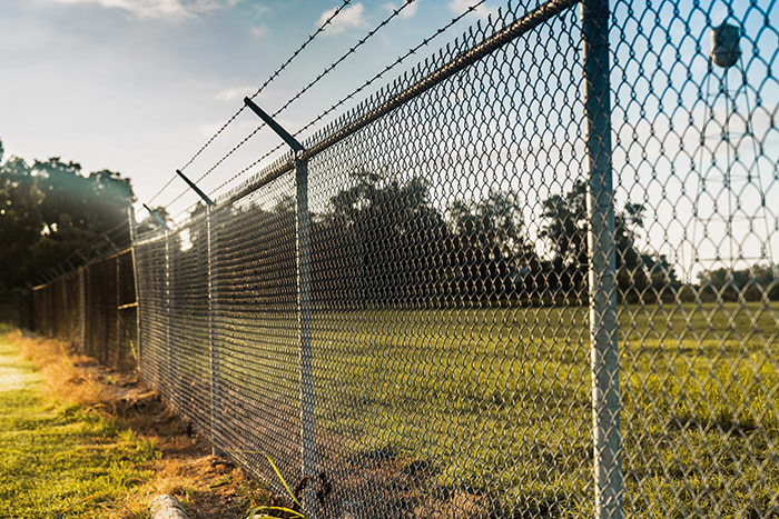 commercial business chain link barbed wire fence fencing contractor company naperville
