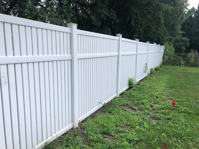 semi-privacy vinyl fence
